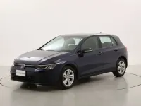 Begagnad VW Golf VIII Life 110 HK (80 kW) 2023 Blå Sedan