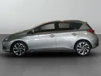 Usata Toyota Auris Hybrid Business Edition 99 CV (72 kW) 2016 2c grigio business metallizzat Berlina