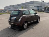 Usata Lancia Ypsilon Platinum 69 CV (50 kW) 2011 Marrone Utilitaria