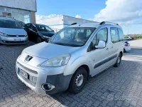 Usata Peugeot Partner Tepee 90 CV (66 kW) 2011 Grigio Monovolume