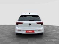 Usata VW Golf VIII Life 110 CV (80 kW) 2023 Pure white Berlina