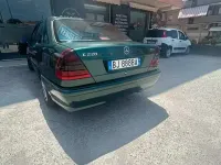 Usata Mercedes C220 125 CV (91 kW) 2000 Verde Berlina