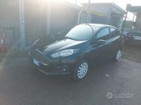 Usata Ford Fiesta 96 CV (70 kW) 2014 Nero Berlina