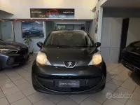 Usata Peugeot 107 68 CV (50 kW) 2007 Grigio Utilitaria