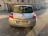Gebraucht Renault Mégane 106 PS (77 kW) 2006 Grau Limousine