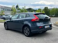 Usata Volvo V40 R-Design 120 CV (88 kW) 2018 Bluazzurro Berlina
