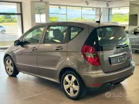 Usata Mercedes A180 Elegance 109 CV (80 kW) 2012 Grigio Berlina