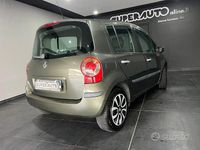 Usata Renault Modus 65 CV (47 kW) 2006 Verde(met.) Monovolume