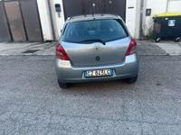 Usata Toyota Yaris Sol 87 CV (63 kW) 2006 Grigio Berlina