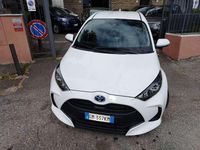 Usata Toyota Yaris Hybrid 92 CV (67 kW) 2022 Bianco Berlina