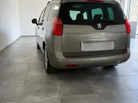Usata Peugeot 5008 Premium 120 CV (88 kW) 2010 Grigio Monovolume