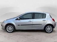 Usado Renault Clio II LE 85 CV (62 kW) 2008 Plateado Berlina