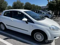 Usata Fiat Grande Punto 75 CV (55 kW) 2006 Bianco Utilitaria