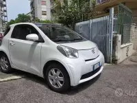 Usata Toyota iQ Trend 68 CV (50 kW) 2012 Bianco Utilitaria