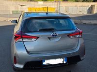 Usata Toyota Auris 90 CV (66 kW) 2013 Grigio Berlina