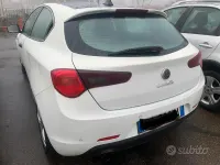 Usata Alfa Romeo Giulietta 105 CV (77 kW) 2015 Bianco Utilitaria