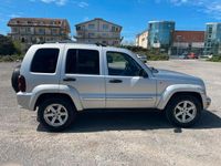 Usata Jeep Cherokee 163 CV (119 kW) 2005 Grigio SUV
