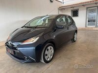Usata Toyota Aygo Cool 69 CV (50 kW) 2017 Blu Utilitaria