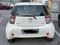 Usata Toyota iQ Active 98 CV (72 kW) 2012 Bianco Utilitaria