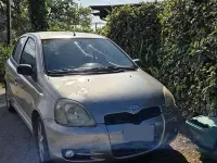 Usata Toyota Yaris 106 CV (77 kW) 2002 Grigio Berlina