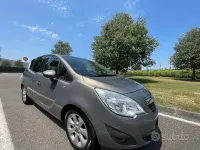 Usata Opel Meriva Cosmo 101 CV (74 kW) 2011 Grigio Monovolume