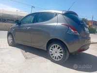 Gebraucht Lancia Ypsilon Gold 95 PS (69 kW) 2015 Grau Kleinwagen