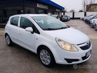 Usata Opel Corsa 74 CV (54 kW) 2009 Bianco Utilitaria