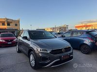 Usata VW T-Roc Style 110 CV (80 kW) 2022 Grigio SUV