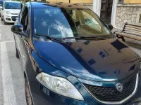 Usata Lancia Ypsilon Gold 69 CV (50 kW) 2017 Blu/azzurro Utilitaria