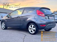 Usata Ford Fiesta Titanium 82 CV (60 kW) 2010 Gray Berlina