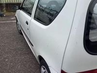 Usata Fiat 600 54 CV (39 kW) 2004 Bianco Berlina