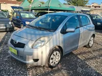 Usata Toyota Yaris 69 CV (50 kW) 2009 Grigio Utilitaria