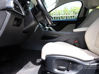 Begagnad Jaguar F-Pace Portfolio 180 HK (132 kW) 2017 Blå SUV