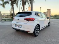 Usata Renault Clio Evolution 100 CV (73 kW) 2023 Bianco Utilitaria