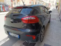 Usata Kia Rio 90 CV (66 kW) 2016 Nero Berlina
