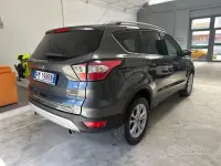 Usata Ford Kuga S 120 CV (88 kW) 2017 Grigio SUV