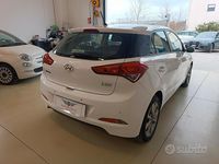 Usata Hyundai i20 Comfort 74 CV (54 kW) 2016 Bianco Berlina