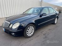 Usata Mercedes E280 Avantgarde 190 CV (139 kW) 2007 Blu Berlina