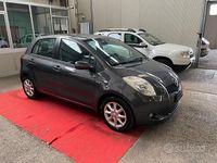 Usata Toyota Yaris 90 CV (66 kW) 2008 Grigio Utilitaria
