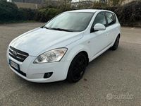Usata Kia Ceed EX 109 CV (80 kW) 2009 Bianco Utilitaria
