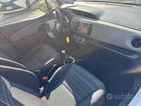 Usata Toyota Yaris Lounge 89 CV (65 kW) 2016 Beige Berlina