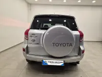 Usata Toyota RAV4 Luxury 177 CV (130 kW) 2006 Argento SUV