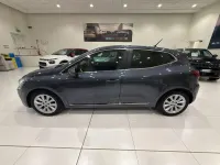 Usata Renault Clio Techno 140 CV (102 kW) 2022 Grigio Utilitaria