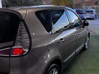 Usata Renault Scénic Bose Edition 110 CV (80 kW) 2012 Oro Monovolume