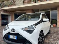 Usata Toyota Aygo Cool 72 CV (52 kW) 2019 Bianco Utilitaria
