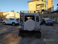 Usata Land Rover Defender 122 CV (89 kW) 2011 Bianco Station wagon