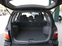 Usata Kia Carens LX 112 CV (82 kW) 2004 Nero Monovolume