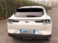 Usata Ford Mustang 268 CV (197 kW) 2023 Bianco Station wagon