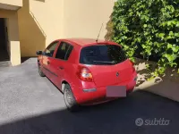 Usata Renault Clio III 65 CV (47 kW) 2009 Rosso Berlina