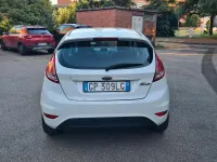 Usata Ford Fiesta 75 CV (55 kW) 2013 Bianco Berlina